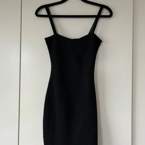 Svart sommar klänning  - Är i storlek Xs. Inte använd mycket då den inte passar mig.❤️
