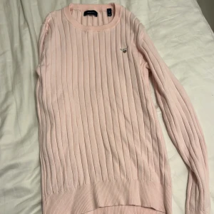 Gant tröja  - En fin rosa Gant tröja i mycket bra skick. I storlek S. 