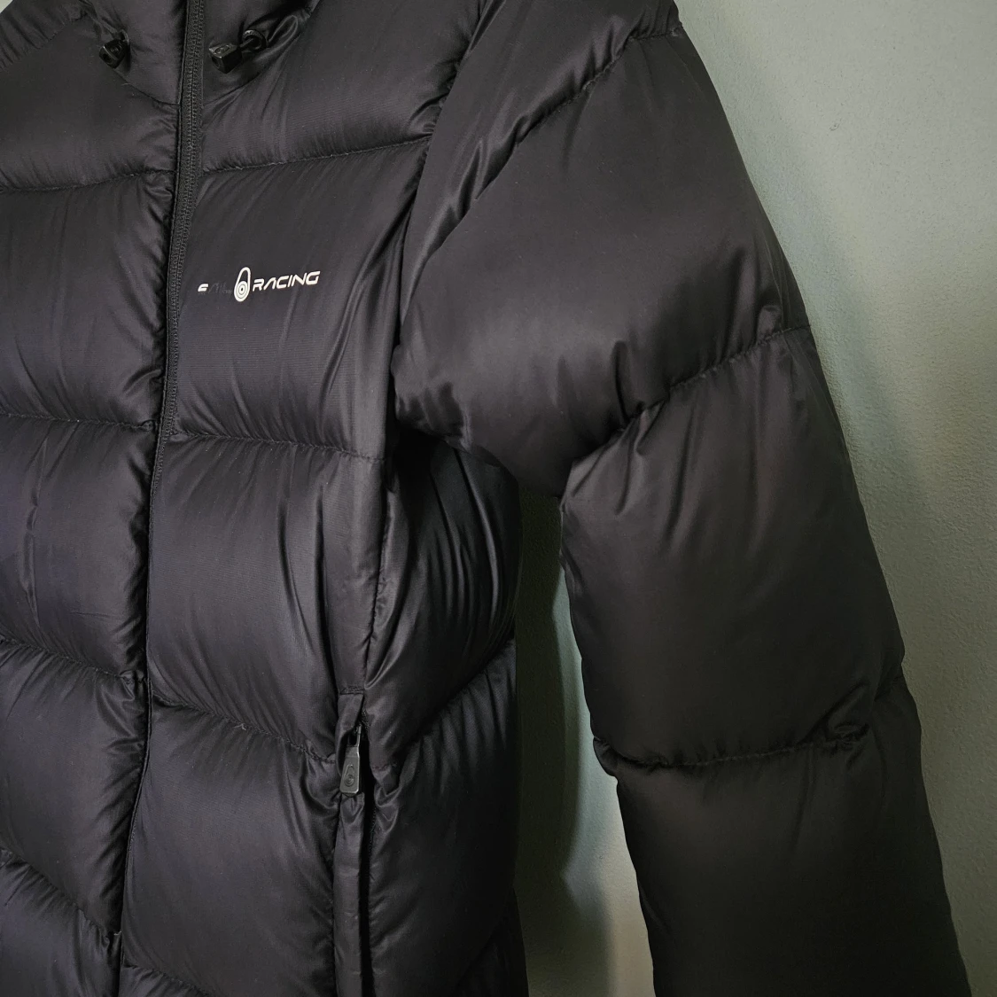 Svart dunjacka Sail Racing XS - 4