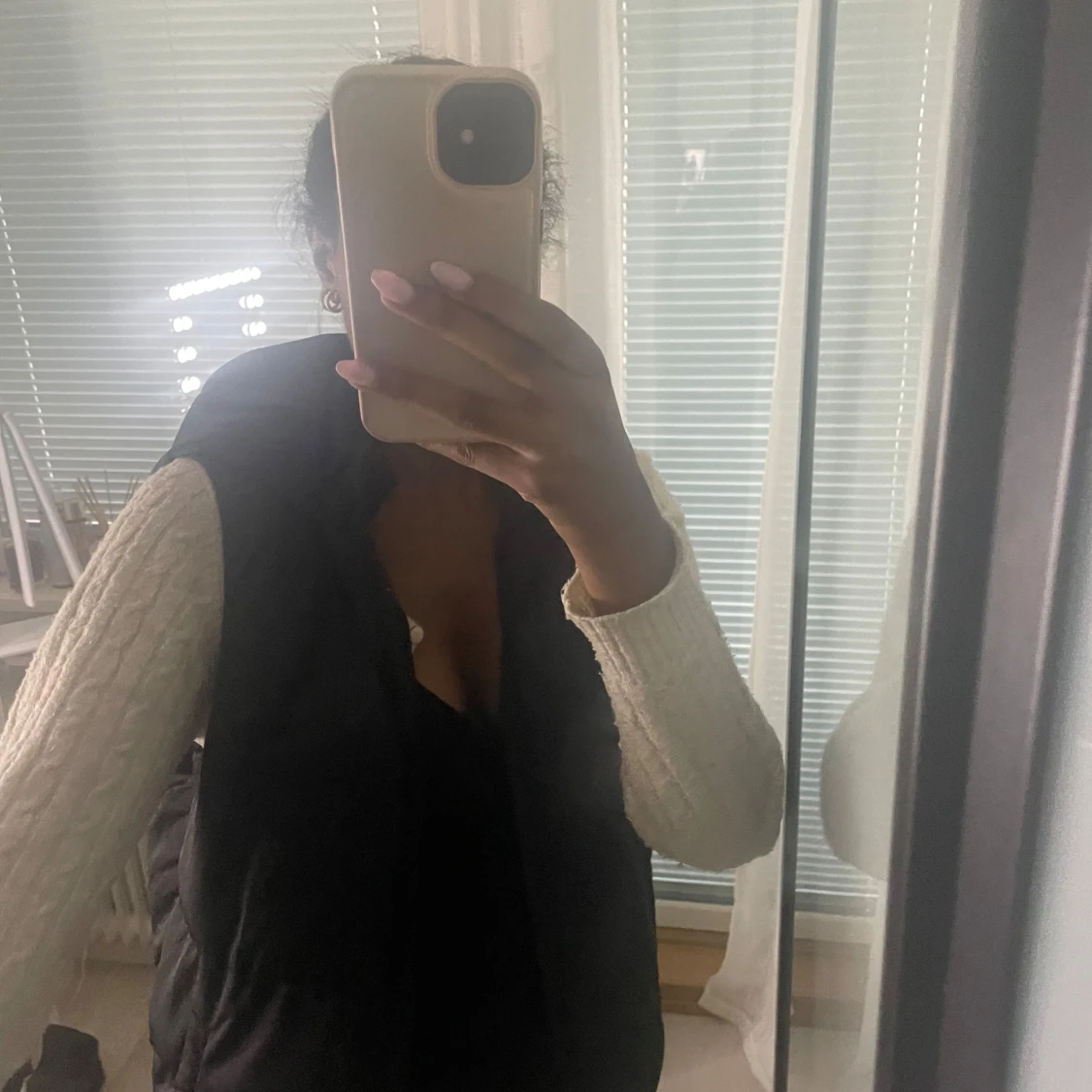 Svart dunväst med dragkedja - 1