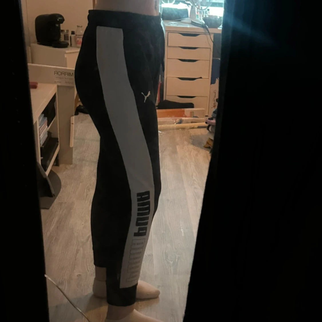 Svarta Puma mjukisbyxor med vita ränder - 2