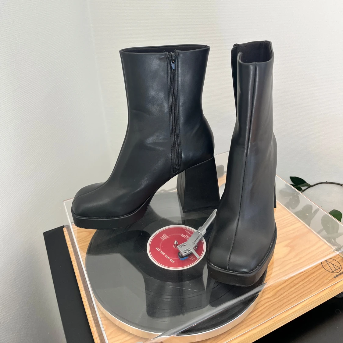 Svarta boots med klack och dragkedja - 1