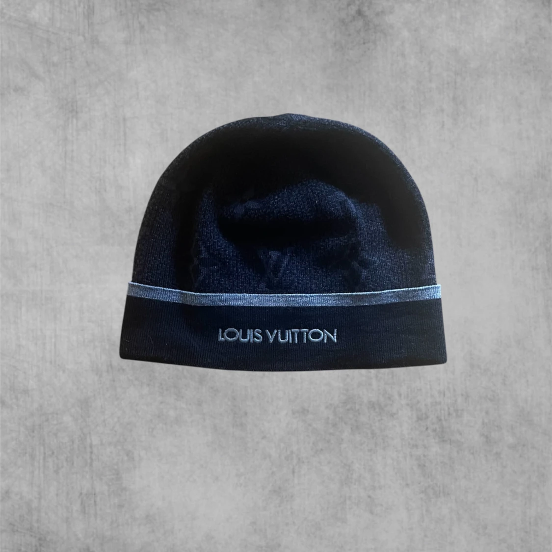 Svart Louis Vuitton mössa med logga - 1