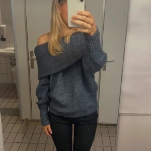 stickad tröja - säljer nu denna populära mysiga tröjan ifrån hm❤️. 