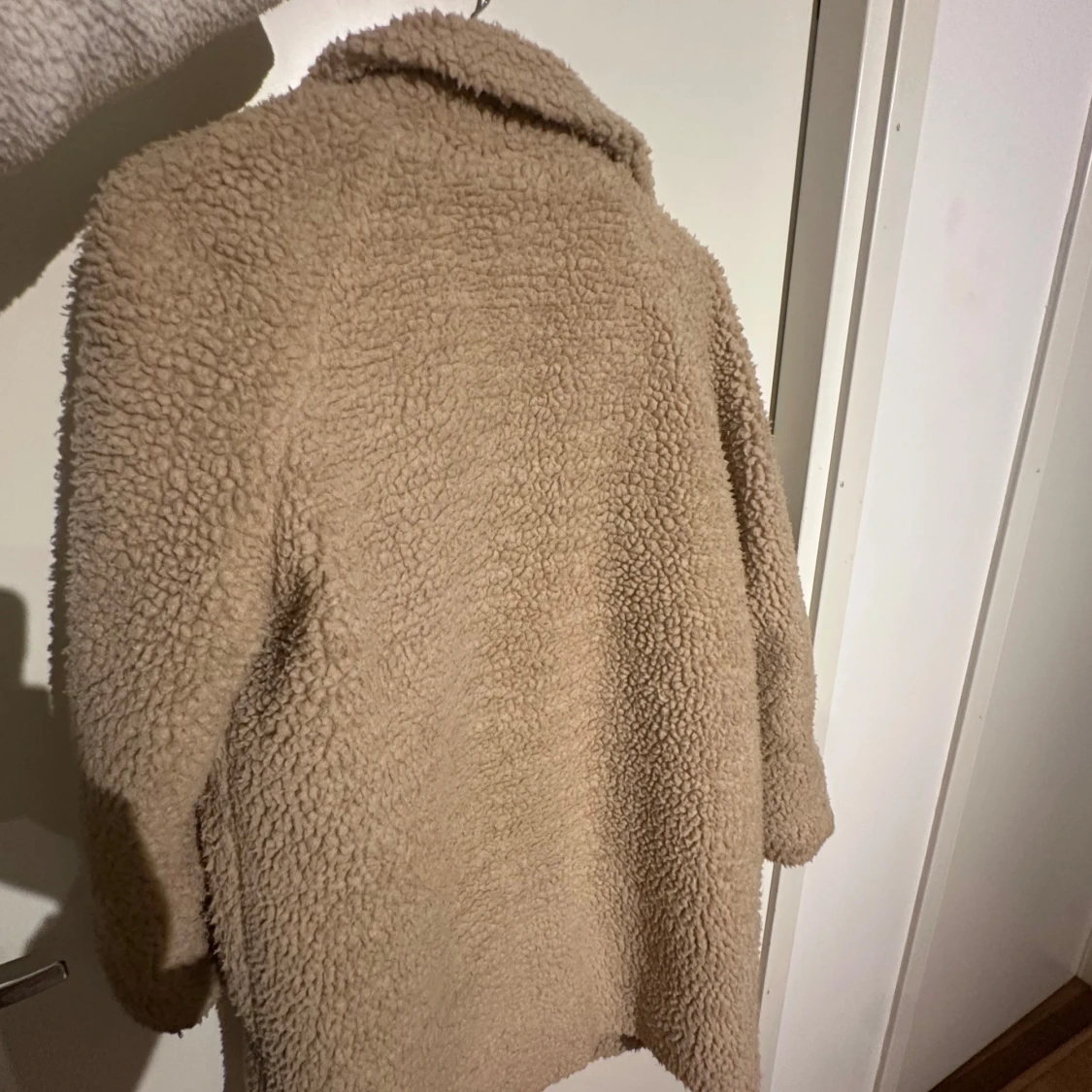 Beige teddyjacka från ONLY - 1