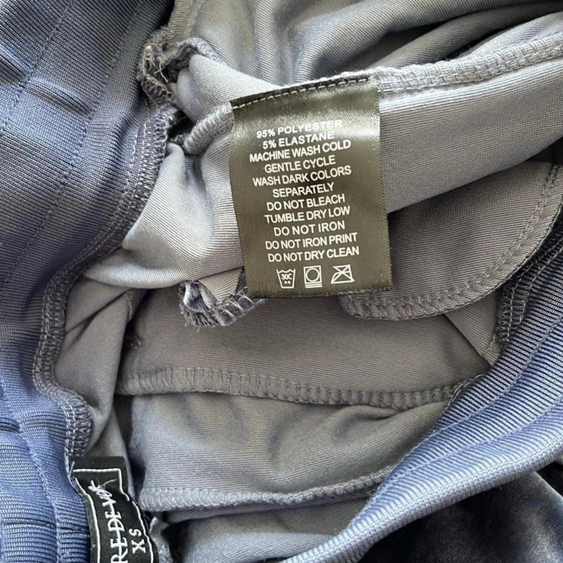 Mörkblått velourset med dragkedja - 3