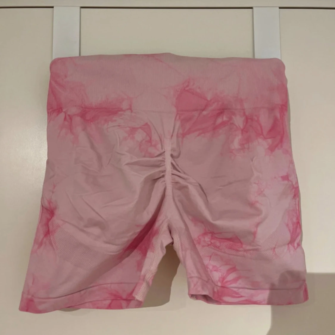 Rosa sömlösa träningstights-shorts - 2