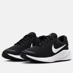 Svarta Nike  skor (Priset Diskuteras) - Säljer ett par svarta Nike sneakers med vit sula och vit swoosh-logga på sidan. Skorna har snörning och en sportig, modern design som passar perfekt till träning eller vardagsstil.Jag köpte dem för 800kr och har aldrig kunnig än vänt dem.Im ni har några frågor fråga mig tack💝