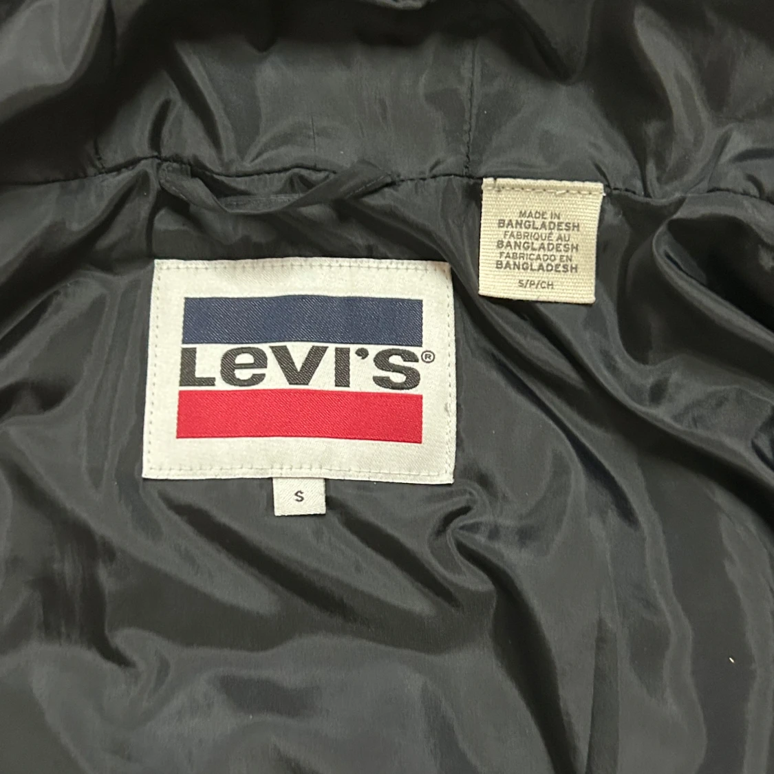 Svart dunjacka från Levi's - 2