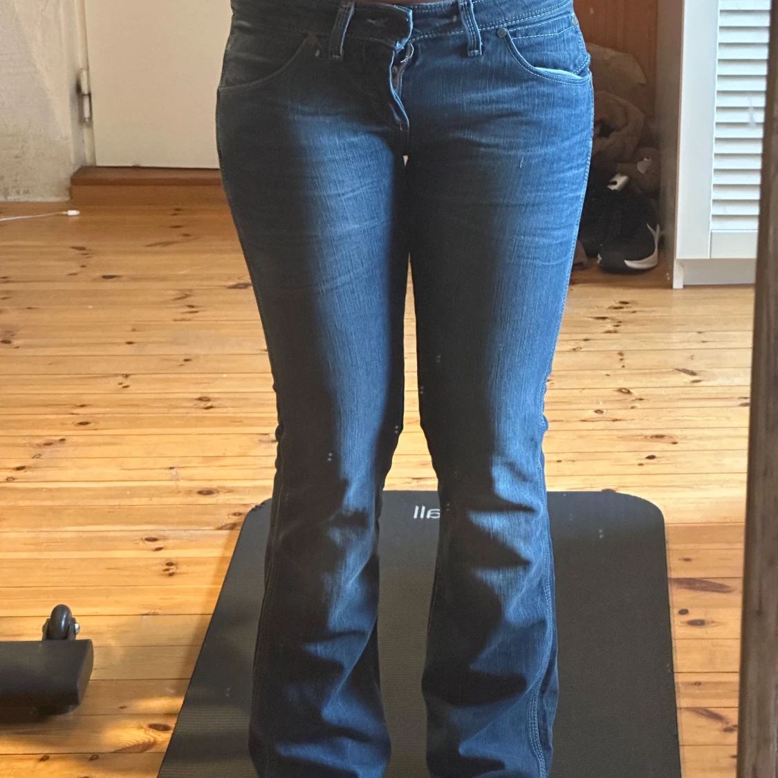 Blå bootcut jeans - 1