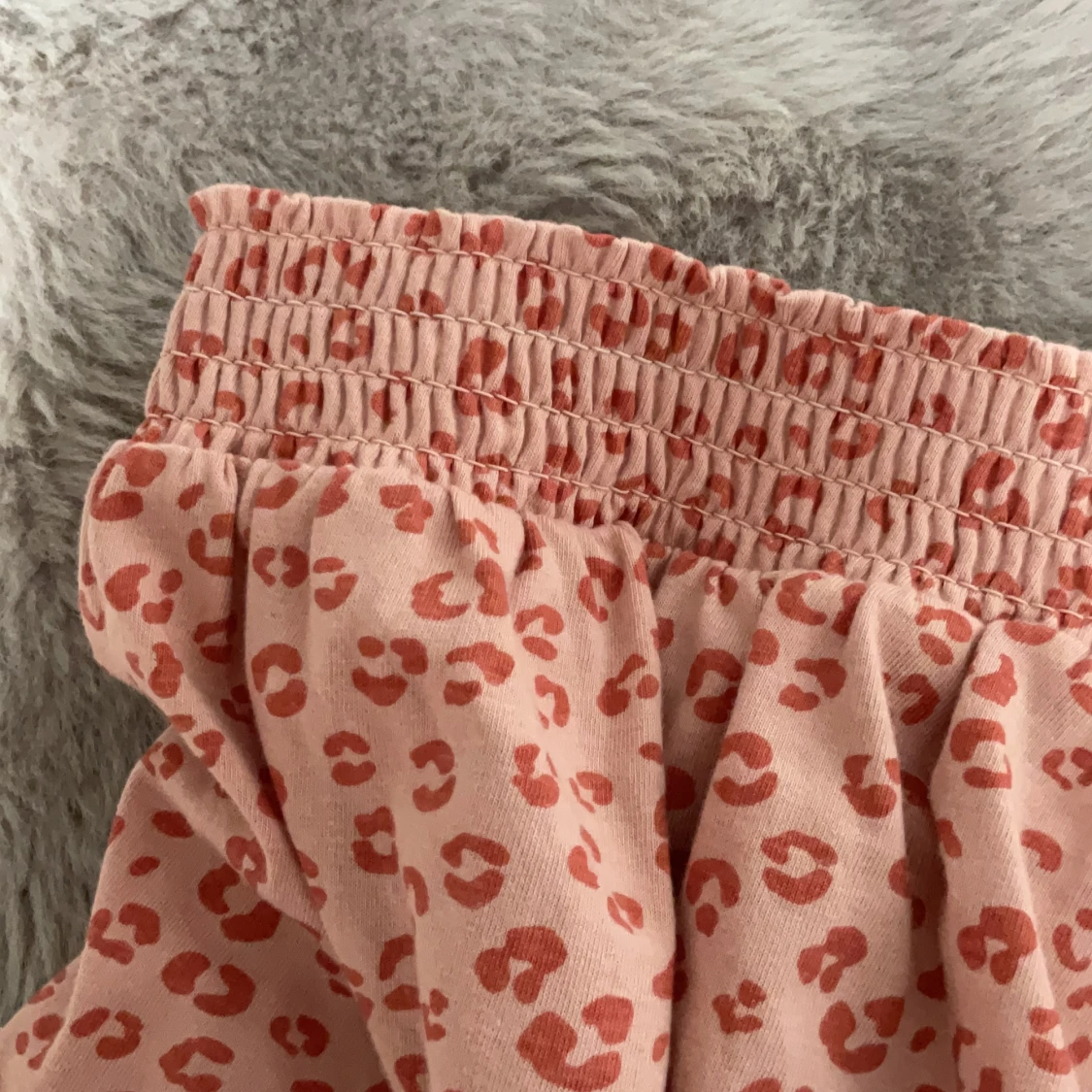 Rosa kortkjol med leopardmönster från H&M - 3