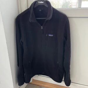 Patagonia fleece  - Snygg Patagonia fleece i toppskick! Storlek M nypris 1500kr 