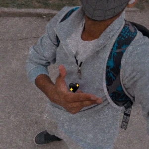 Ljusgrå zip - Säljer en ljusgrå tröja de kostar 600 men säljer för 350