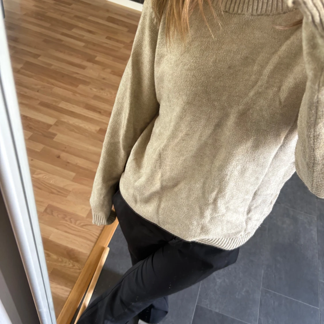 Beige stickad tröja 