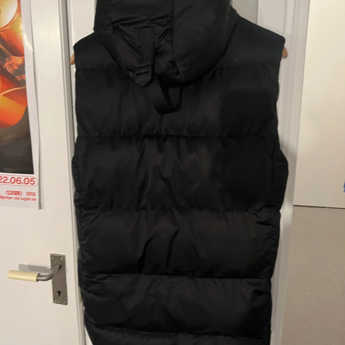 Svart pufferväst från Glorious Gangsta - 1
