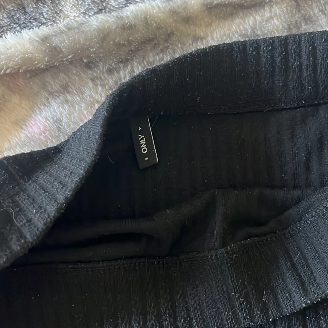 Svart ribbad kjol från ONLY - 2