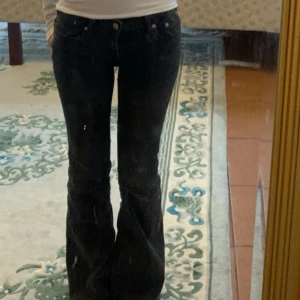 Lågmidjade jeans - Storlek XS. Finns att hämtas i Malmö.