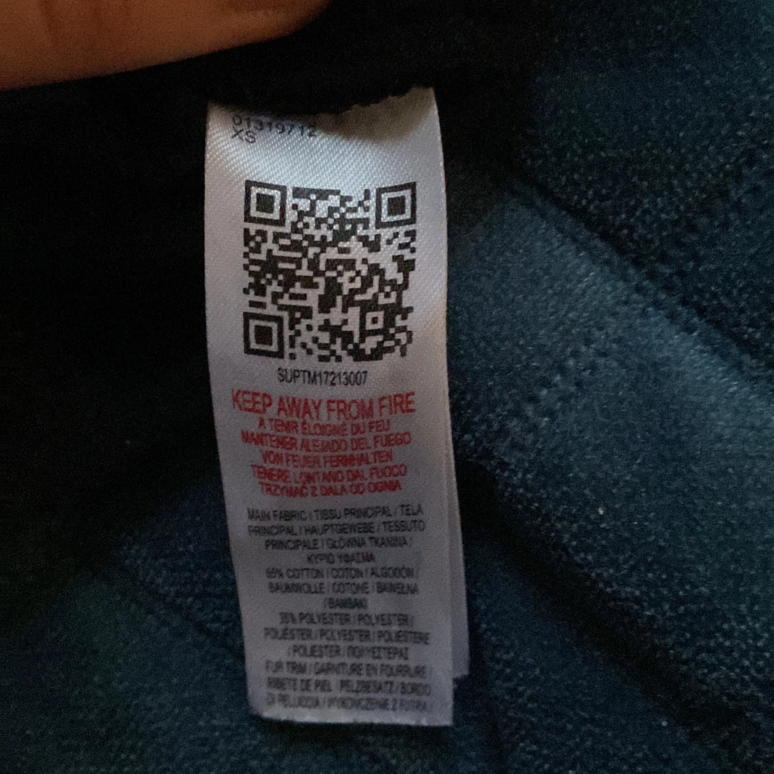 Svart hoodie från Supply & Demand - 3