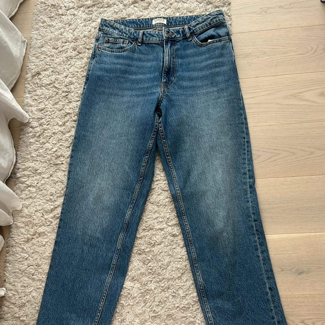 Blå jeansbyxor från Lindex