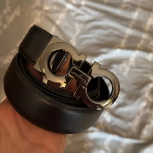 F bälte - Helt ny säljs på grund av resel