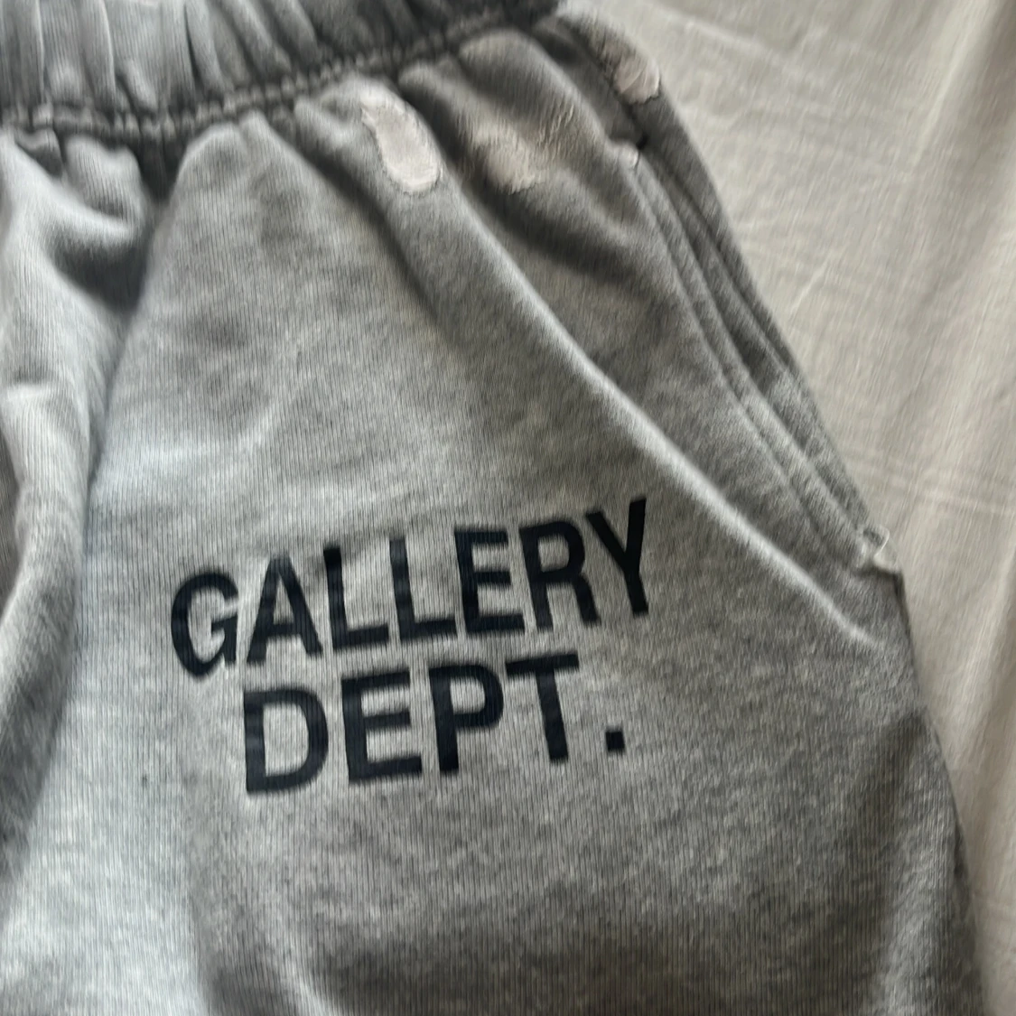 Grå mjukisbyxor från Gallery Dept. - 1
