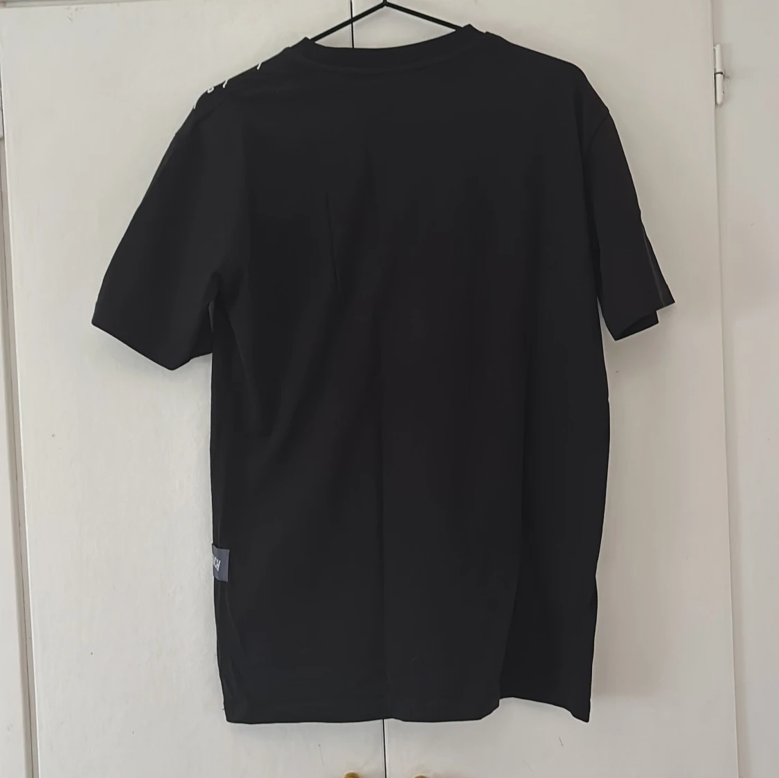 Svart t-shirt från Hoodrich  - 1