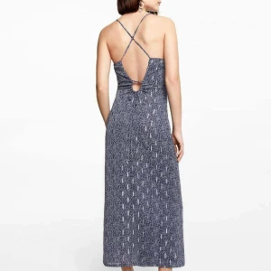 Säljer Blå Maxiklänning  - Blå Maxiklänning från Mango Kids. Original pris: 519kr. Säljer för: 250kr. 