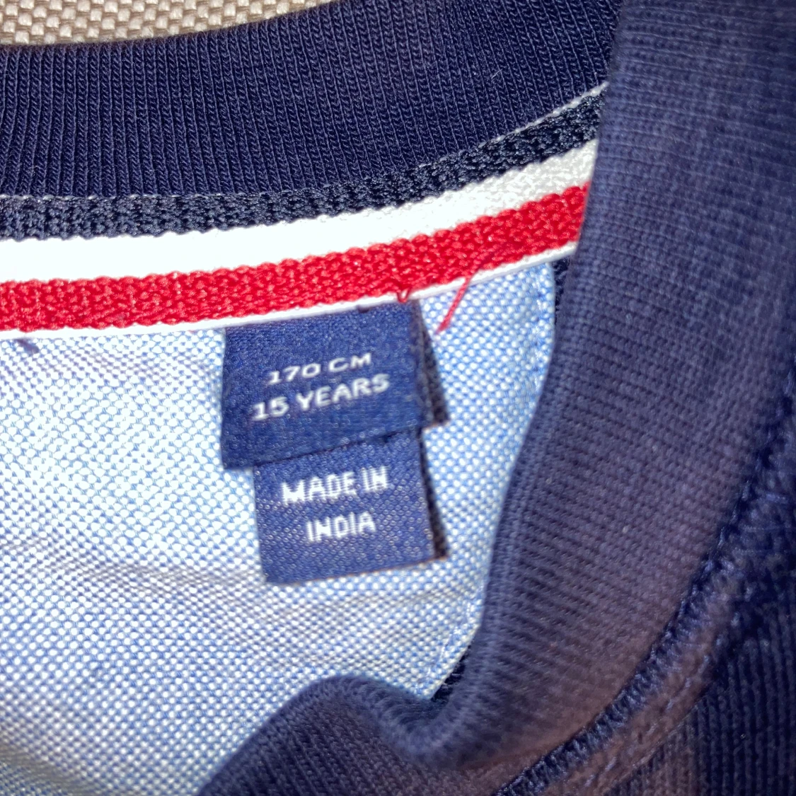 Mörkblå sweatshirt från GANT - 4