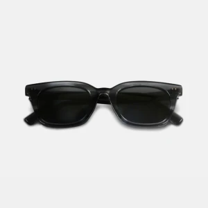 Montén M4  - Tjena, säljer nu dessa riktigt snygga solglasögon som är ett sample för Montén och har sålt ut vanligtvis. Vid minsta lilla fundering så är det bara att höra av sig.   Limited Edition drop, först till kvarn