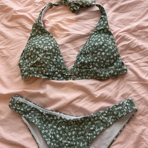 Blommig bikini - Oanvänd 
