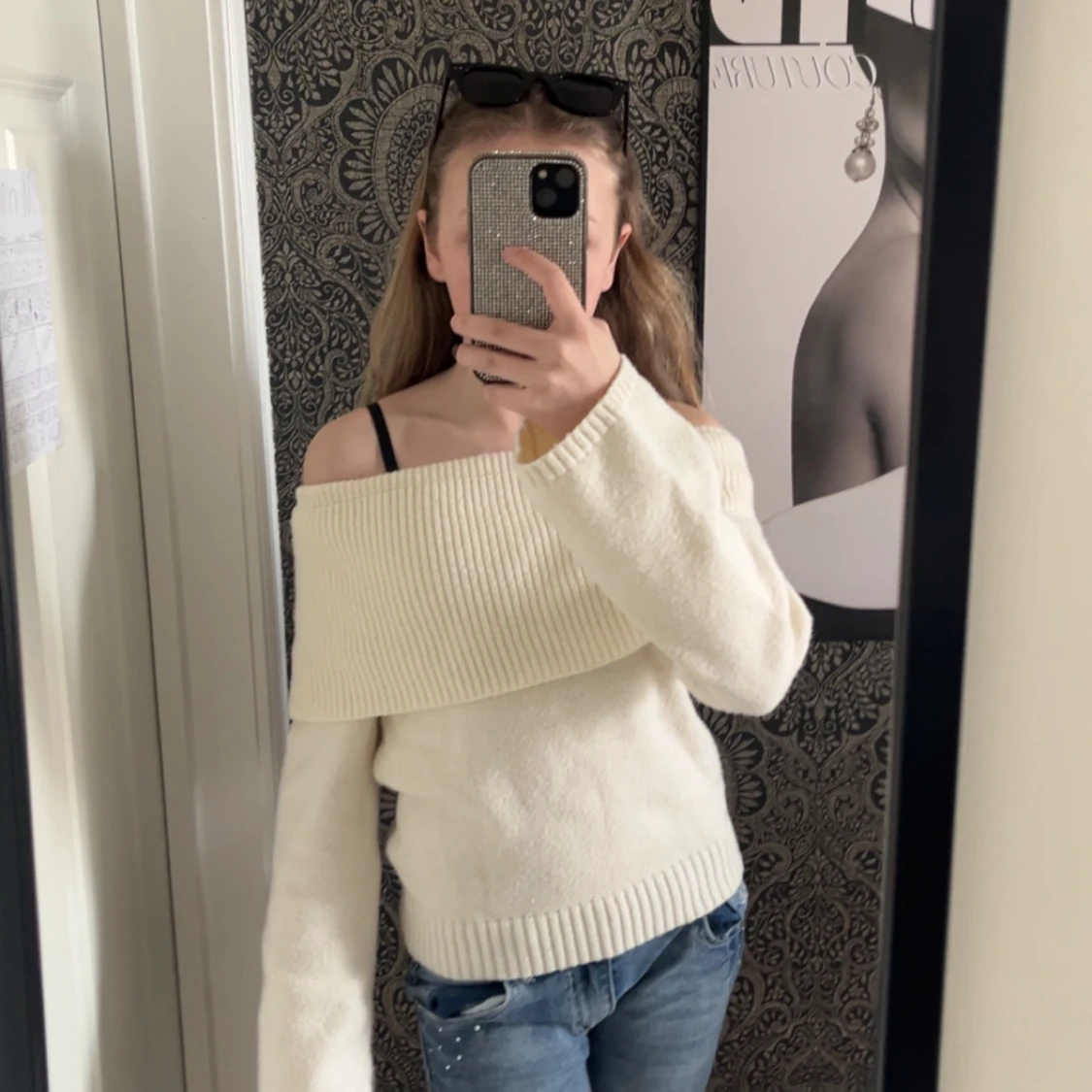 Offshoulder vit stickad tröja