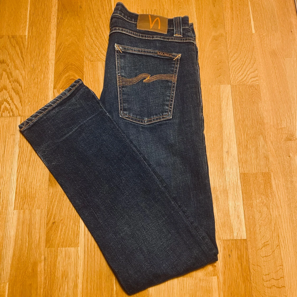 Mörkblå jeans från Nudie Jeans