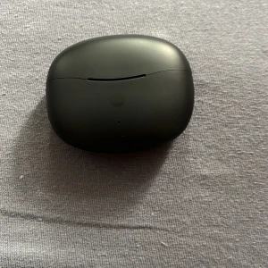 Hörluror - On helt ny aldrig anvet dom 