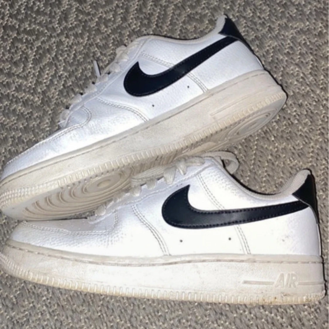 Nike Air Force i vitt och svart
