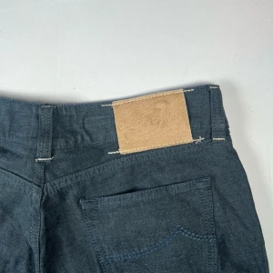Jacob Cohen jeans - Stiliga Jacob Cohen jeans. Kontakta vid intresse! 