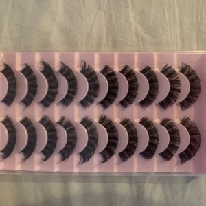 Set med lösögonfransar - Ett set med fransar oanvända.