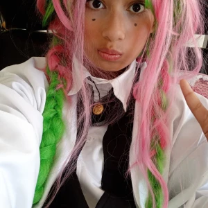 Mitsuri peruk - Säljer min Mitsuri peruk 