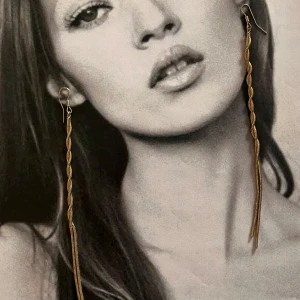 Örhängen- Guld  - Skriv till oss om frågor vid t.ex storlek osv! 