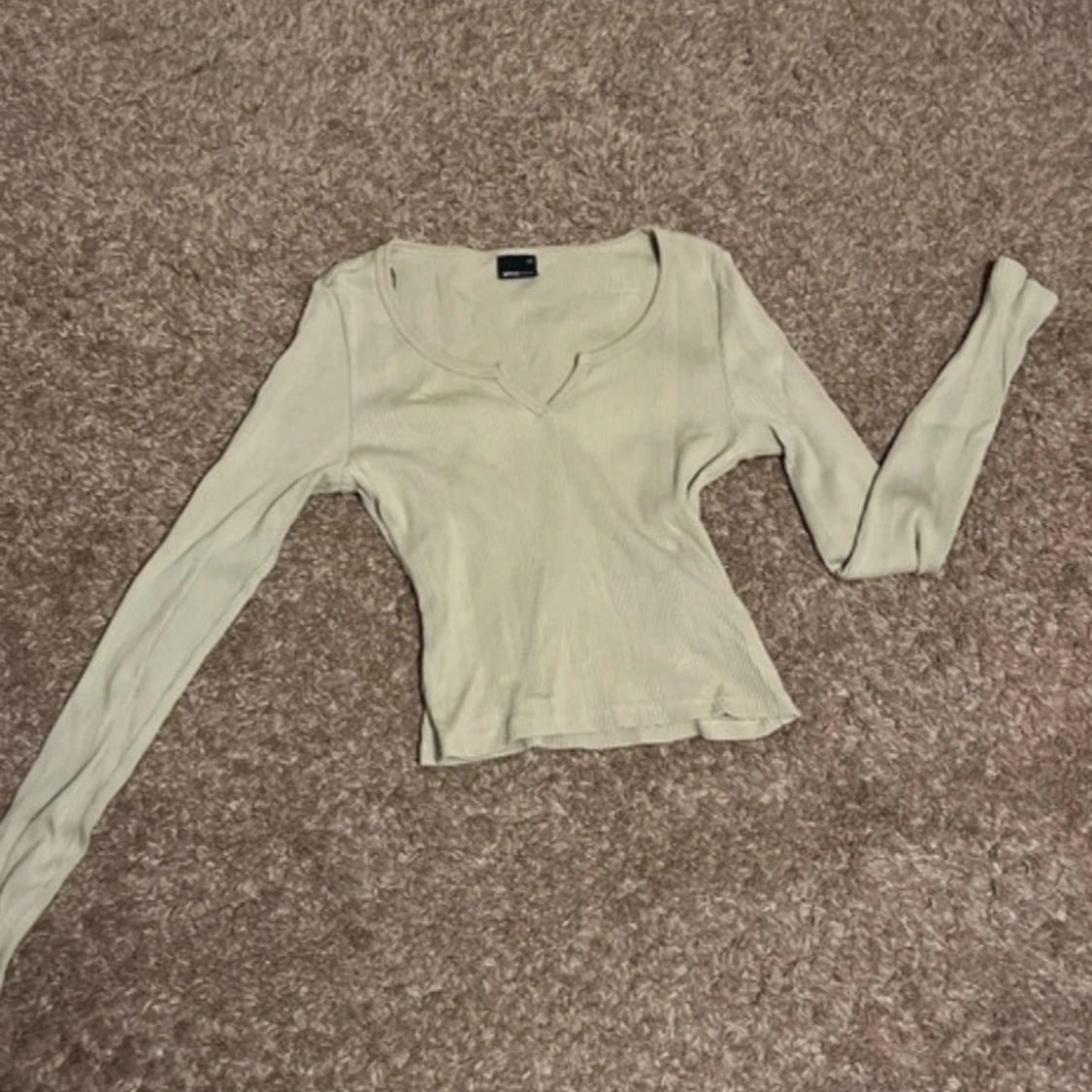 Beige ribbad topp från Gina tricot  - 1