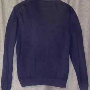 Paul Smith kofta  - Tjena tjena, säljer nu min feta kofta från märket Paul Smith. Köpt för 2500kr och inte använd så särkilt mycket. Skicket 8/10 
