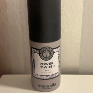 Volympuder från Maria Nila - Endast testad, vegansk och cruelty-free. Originalpris 229kr 🤍