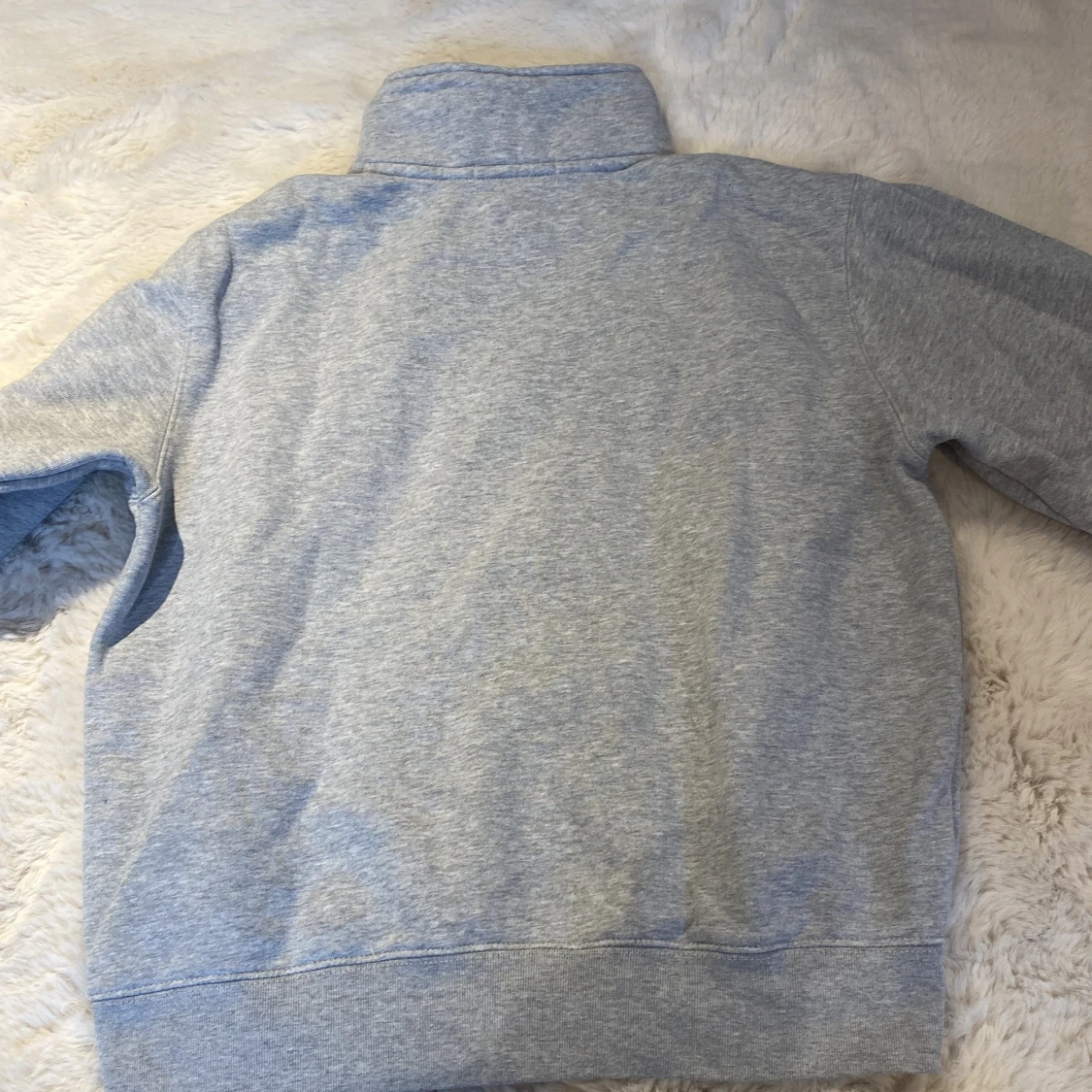 Grå tröja med dragkedja från Brandy Melville - 1