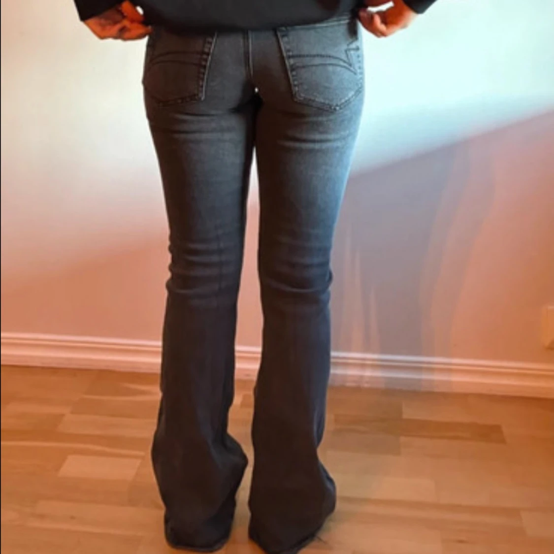 Svarta bootcut jeans - 1