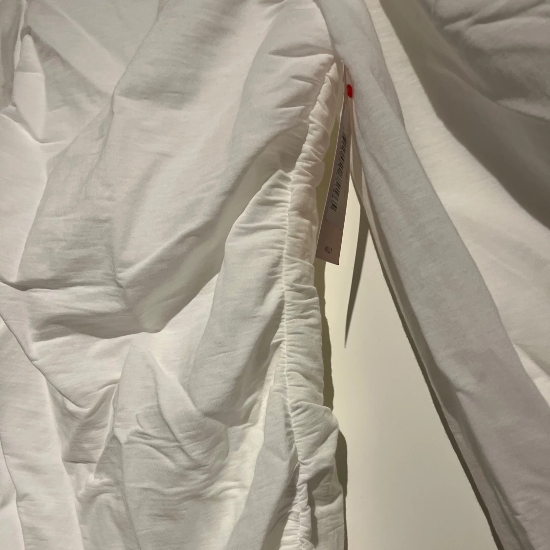 Vit klänning med puffärmar - 1