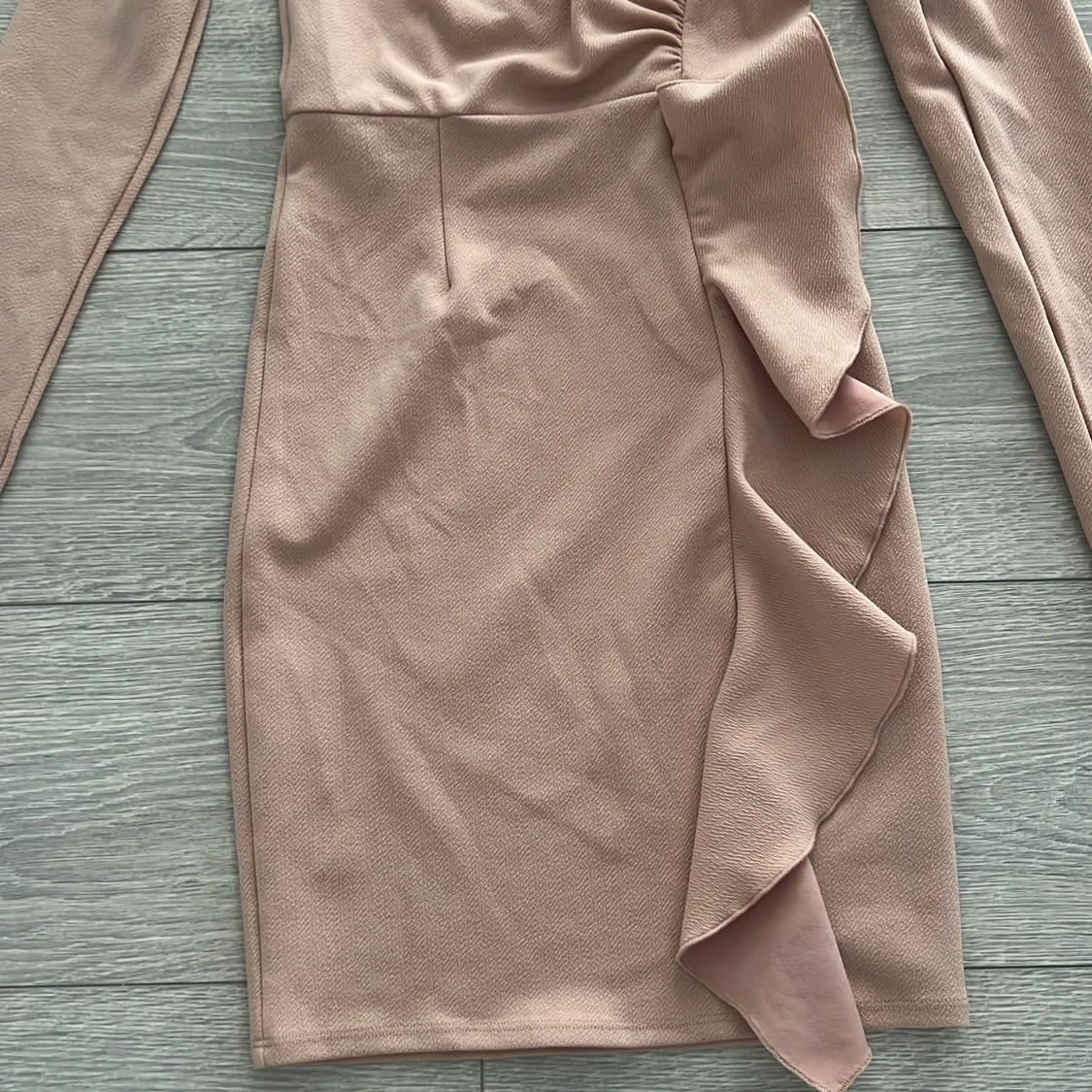 Rosa omlottklänning från Nelly - 2