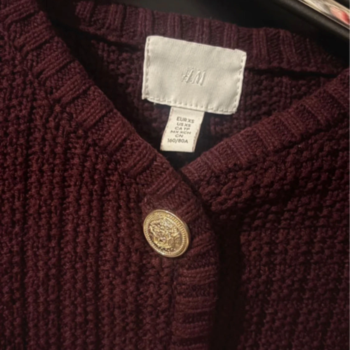 Vinröd stickad kofta från H&M - 1