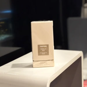 TOM FORD VANILLA SEX - Tom Ford vanilla sex  100ml parfym helt ny i förpackning har tyvärr inget kvitto därav priset, tveka inte på att höra av dig