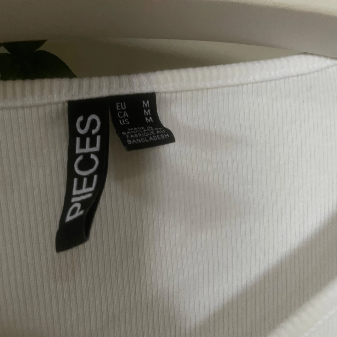 Vit ribbad topp från Pieces - 2