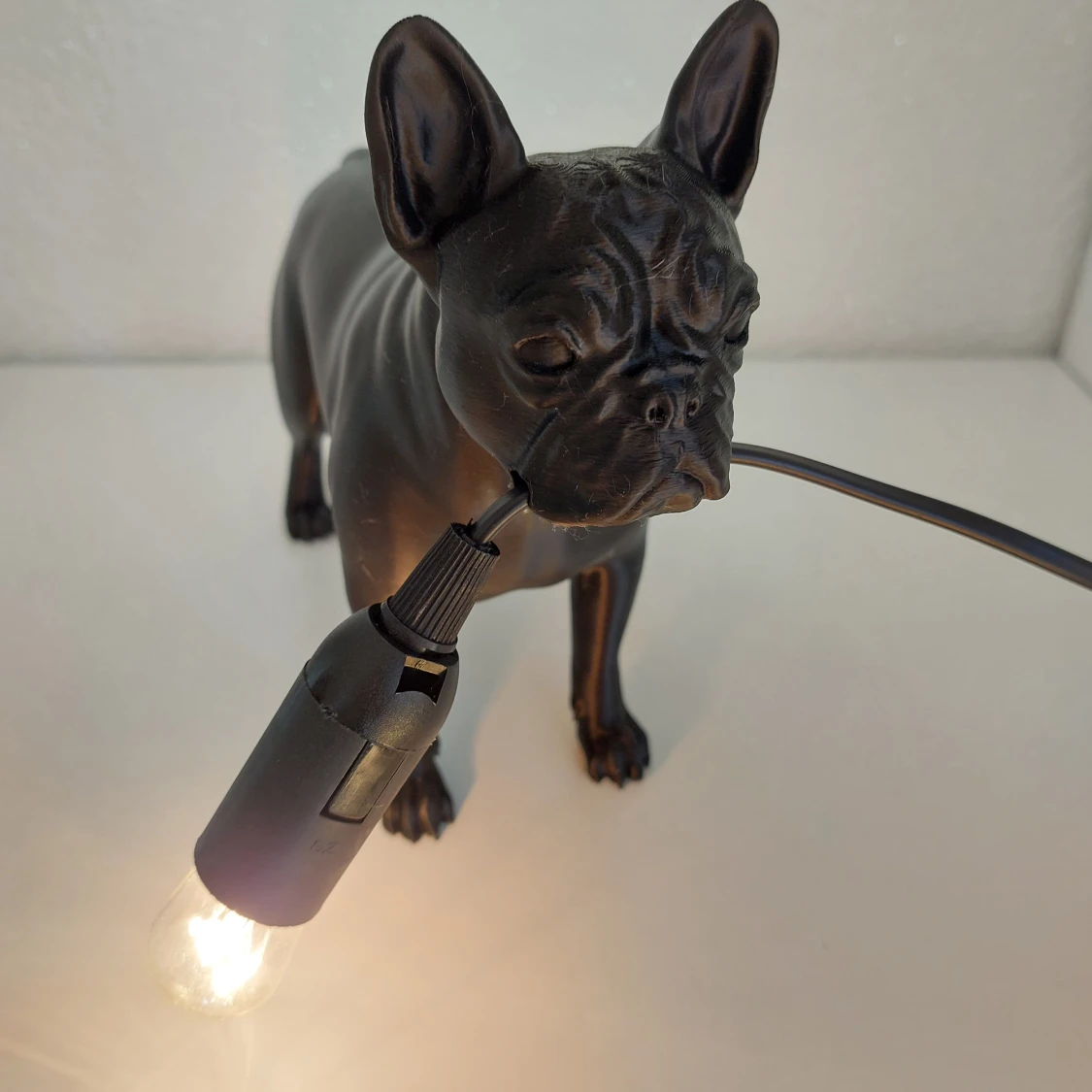 Svart hundformad bordslampa - 1