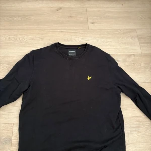 Lyle&Scott Tröja  - Snygg Lyle&Scott tröja. I fint skick. Kan skicka fler bilder.